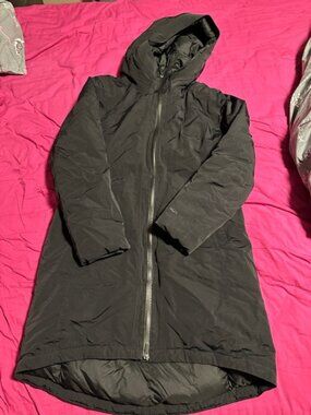 Lululemon winter warrior parka size 8